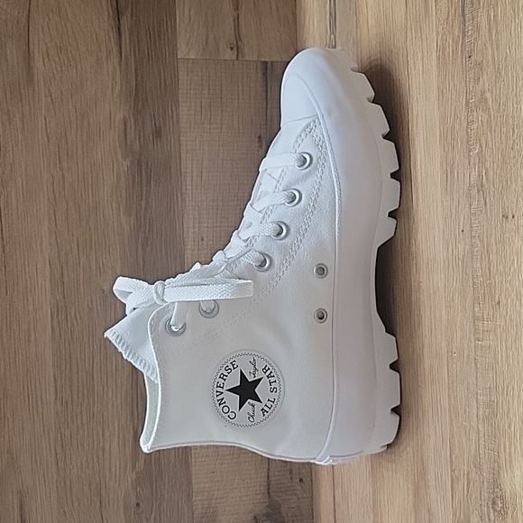 Converse high top Brand new in the box. - Picture 6 of 11